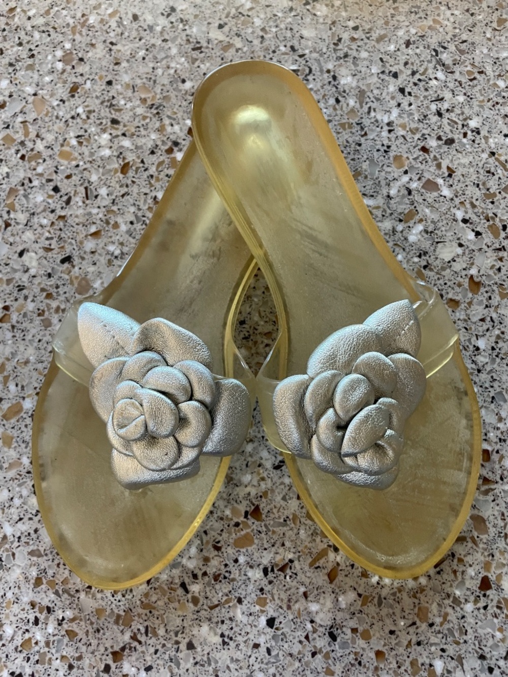 Stuart Weitzman Silver Slide Sandals Genuine Leather Camelia Flower Sz 7